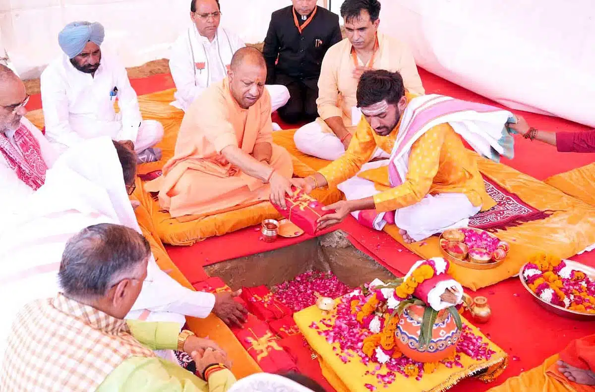 CM Yogi pays tribute at the Kakori incident centenary celebrations