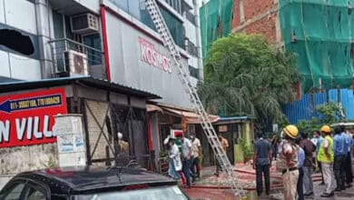 1 dead, 10 injured in fire at Delhi hospital