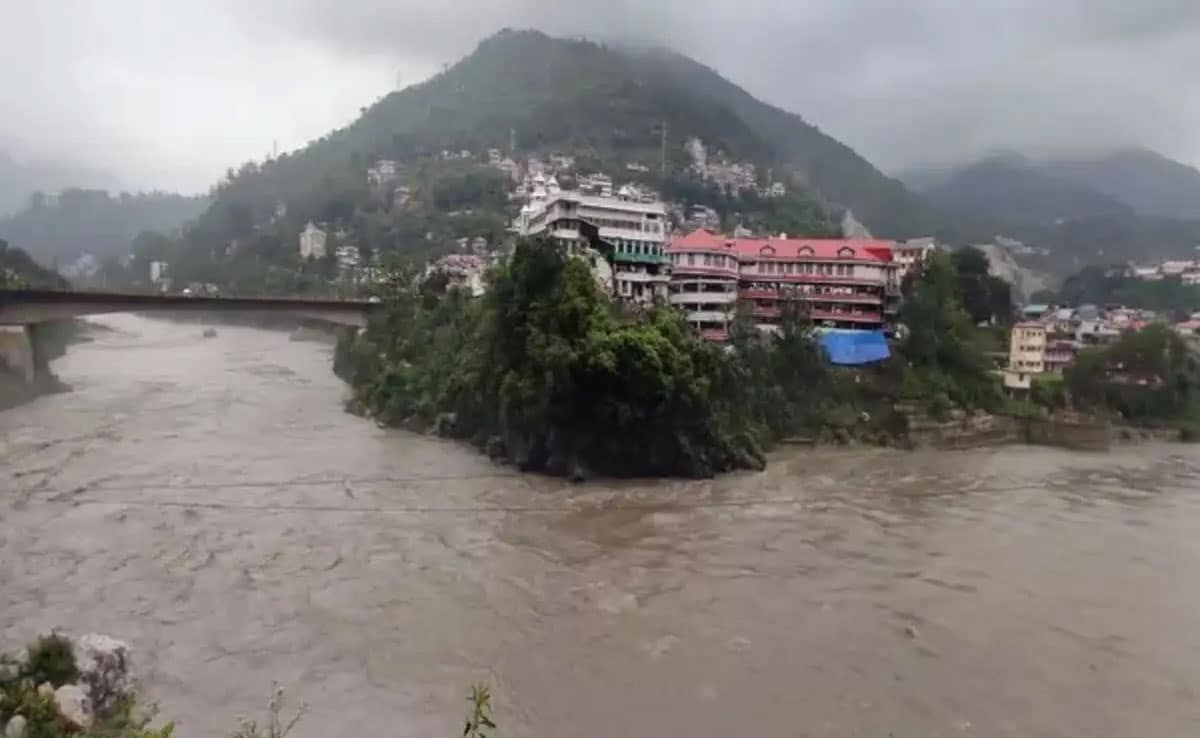 Weather update Heavy rain in JK and Himachal