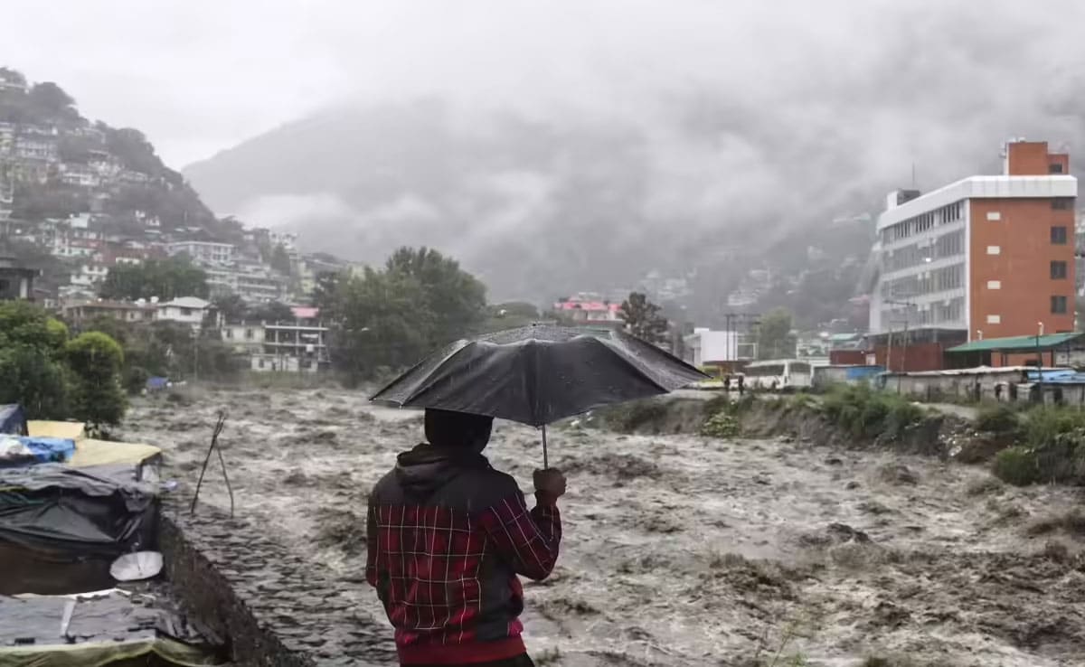 Weather update Heavy rain in JK and Himachal