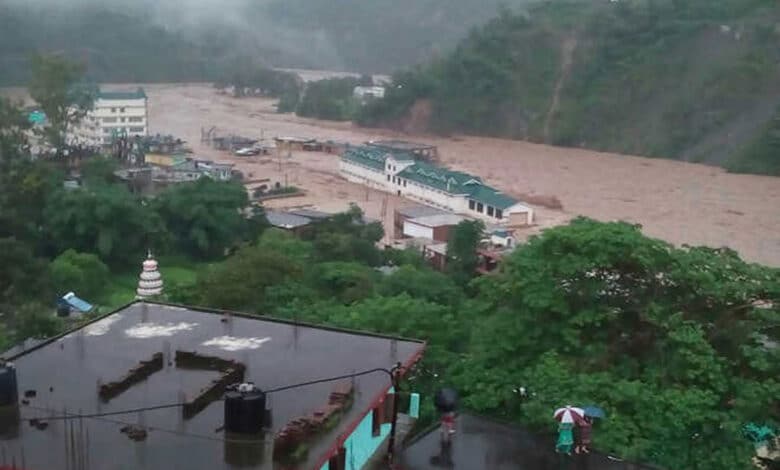 Weather update Heavy rain in JK and Himachal