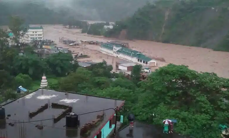 Weather update Heavy rain in JK and Himachal