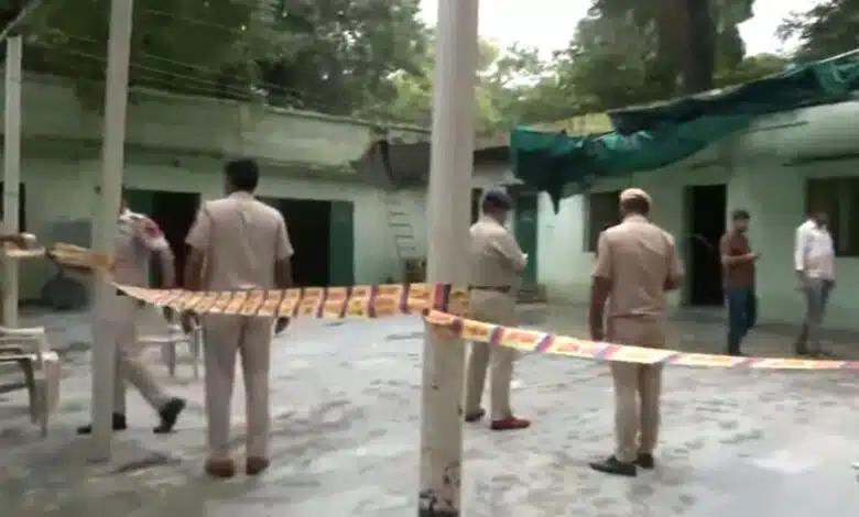 7 people feared trapped after a part of Humayun's tomb wall collapses