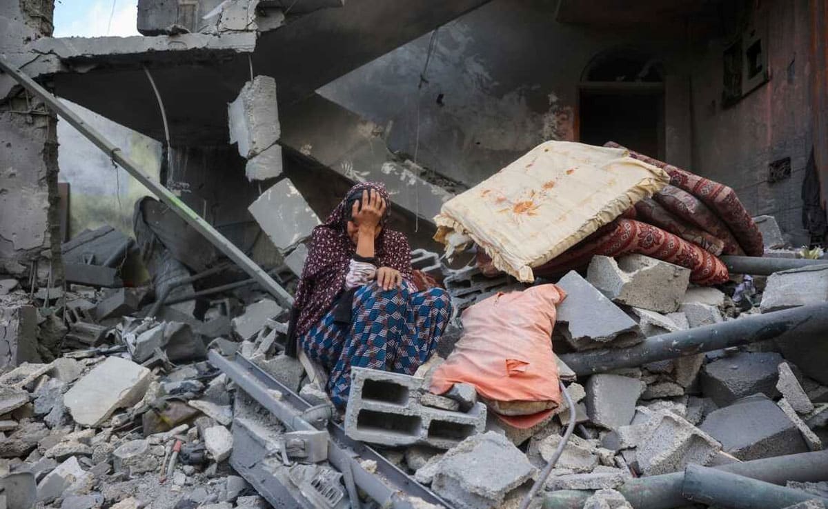 20 people killed in Israeli attack on Gaza hospital, including 5 journalists