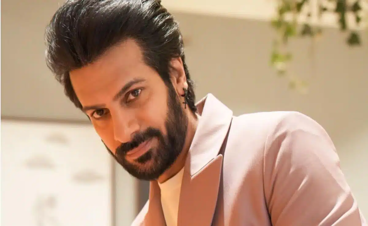 Karan Veer Mehra reached the hospital to meet Shehnaaz Gill