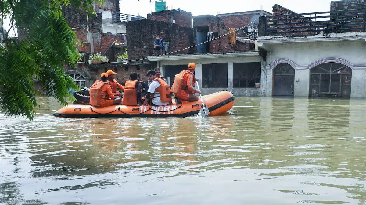 Weather Update: Heavy rain in Delhi-NCR, flood havoc in MP-Rajasthan
