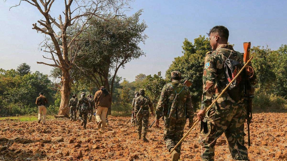 4 Naxalites killed in 8-hour long encounter on Gadchiroli-Narayanpur border, search operation continues