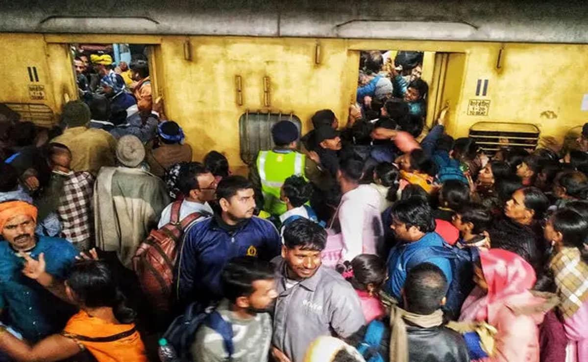 The stampede at New Delhi Railway Station was caused by the falling of a passenger's heavy luggage: Ashwini Vaishnav