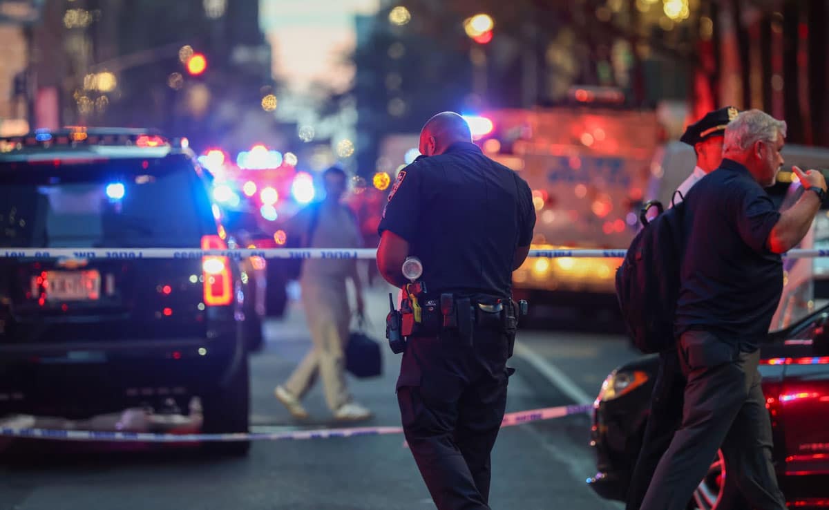 Mass shooting at a restaurant in New York City, 3 people feared dead, 8 injured