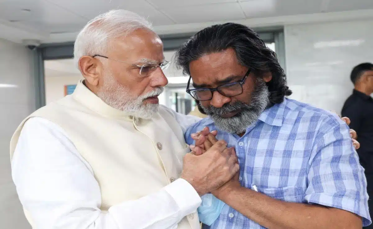 PM Modi paid tribute to Shibu Soren at Ganga Ram Hospital, expressed condolences to his family
