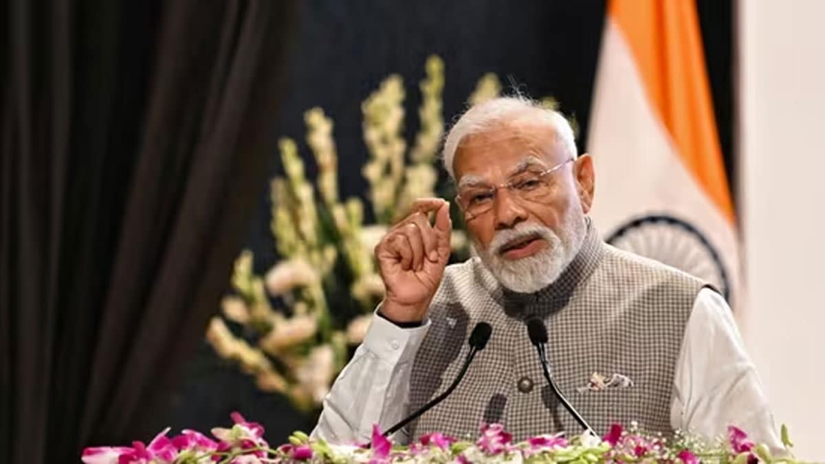 PM Modi inaugurates Bengaluru Metro Yellow Line