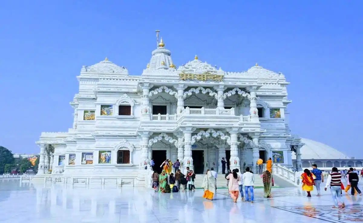 Janmashtami 2025: Divine tableaus and Raasleela will be held in these famous temples