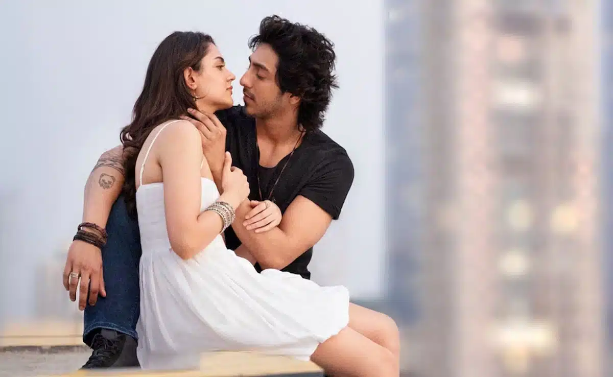 Saiyaara Box Office Collection Day 25: Ahaan Pandey's debut film crosses Rs 319 crore