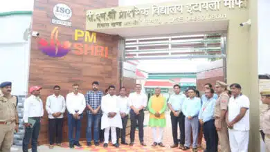 Sambhal: Minister in charge Dharamvir Prajapati inspected PM Primary School Itayla Mafi