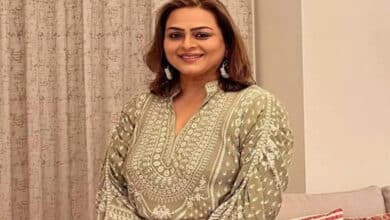 Shilpa Shirodkar's car hit by a bus in Mumbai, the actress filed a complaint