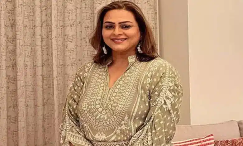 Shilpa Shirodkar's car hit by a bus in Mumbai, the actress filed a complaint