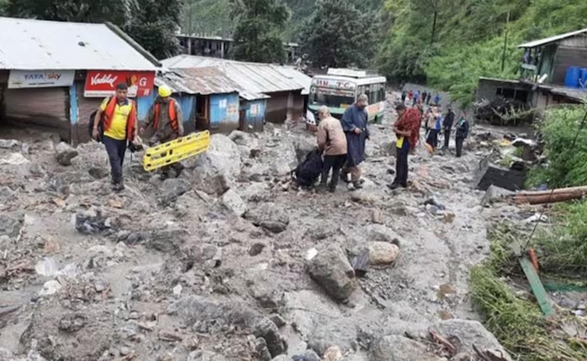 Uttarkashi Cloudburst: 10 people died due to flash floods, buildings washed away in Dharali