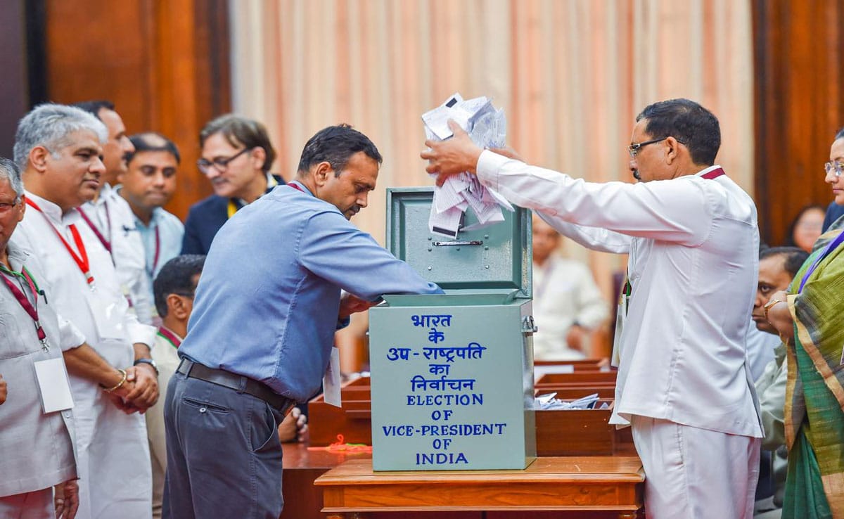Preparations for the election of Vice President intensify, senior BJP leaders gather in parliamentary board meeting