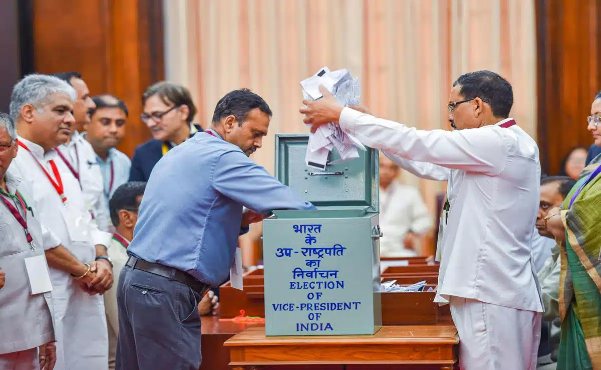 Preparations for the election of Vice President intensify, senior BJP leaders gather in parliamentary board meeting