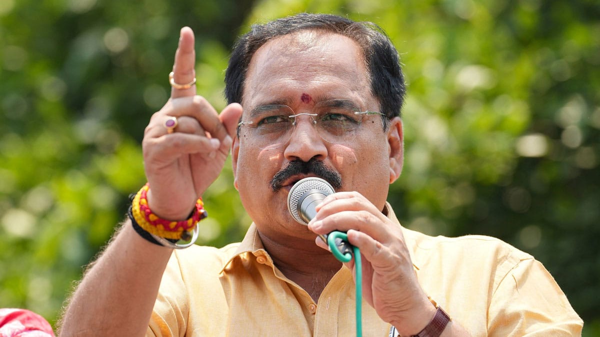 Delhi CM attacked during 'public hearing' at his residence