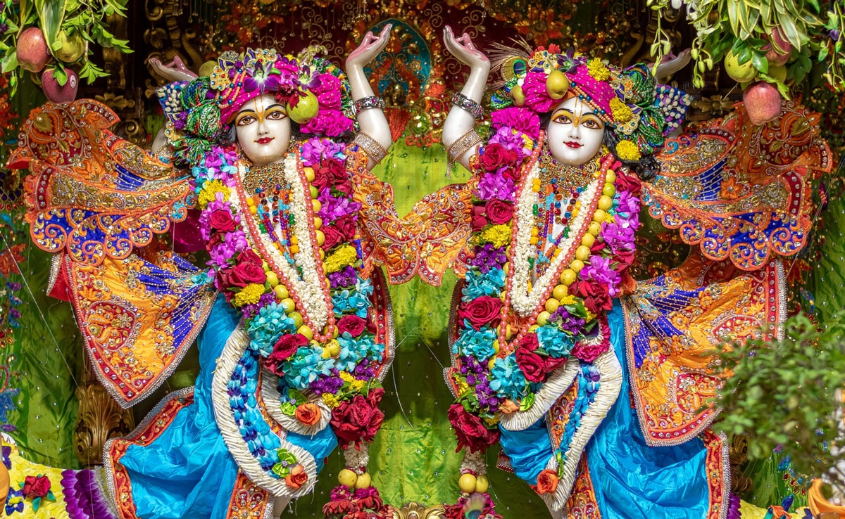 Janmashtami 2025: Divine tableaus and Raasleela will be held in these famous temples