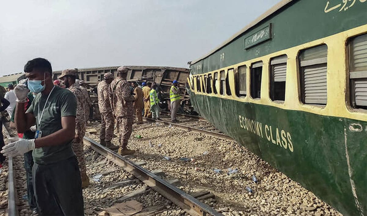 Train derailment incident in Pakistan's Punjab