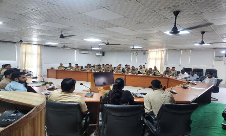 Monthly meeting of child welfare officers was organized at Police Line Bahjoi in Sambhal