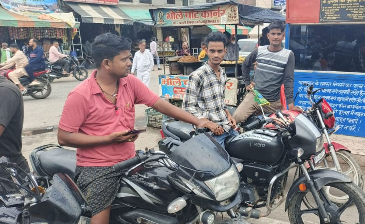 About 50 people were stopped without helmet in Sambhal