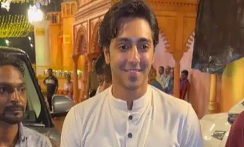 Saiyaara star Ahaan Panday attends Ganpati celebrations at Maharashtra minister's house