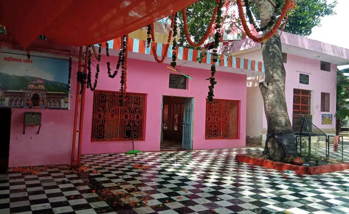 Dispute over breaking of ancient wall of temple in Sambhal, complaint lodged with police