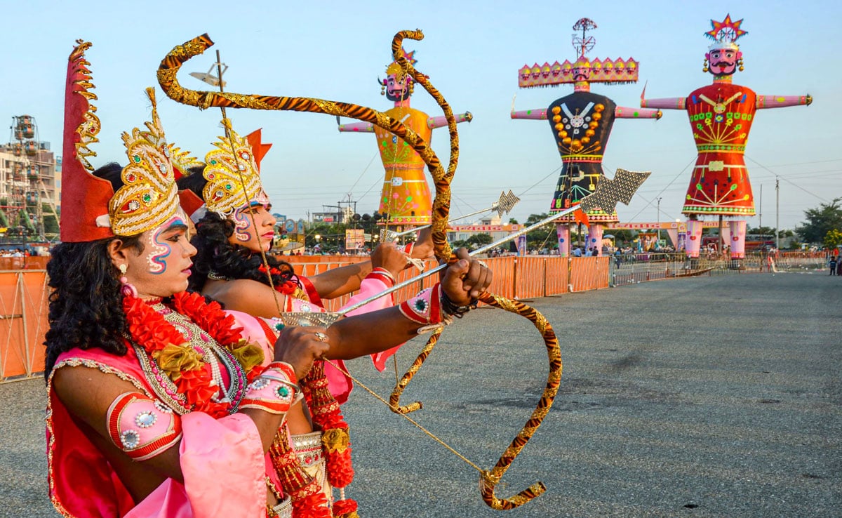 Dussehra 2025: Complete information on date, auspicious time and traditions