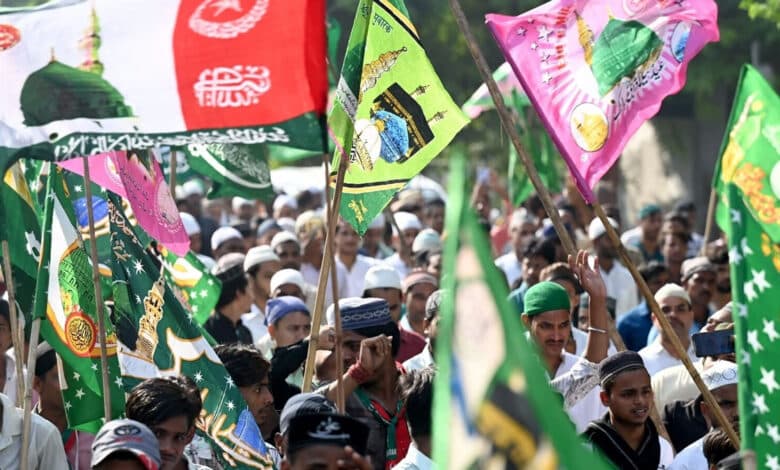 Eid Miladunnabi's splendor is seen in Sambhal, demand for 1500 year old flags is the highest
