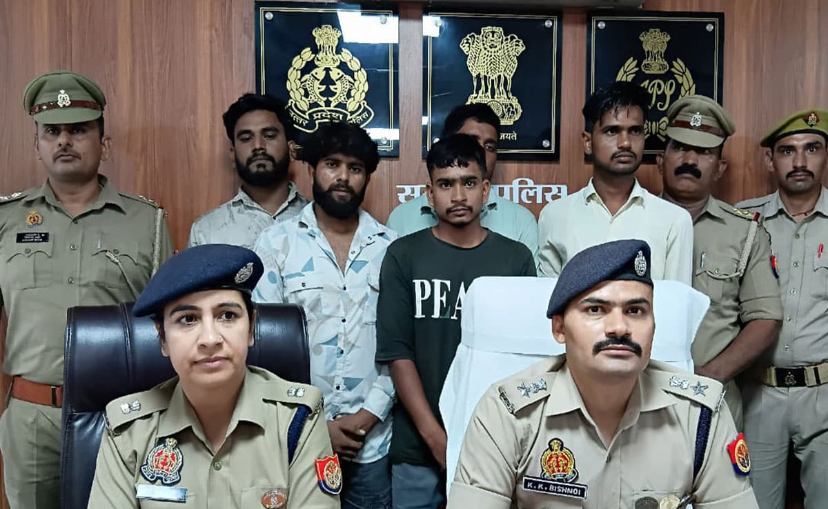 Fake Loan App Racket Busted in Sambhal, 5 Held