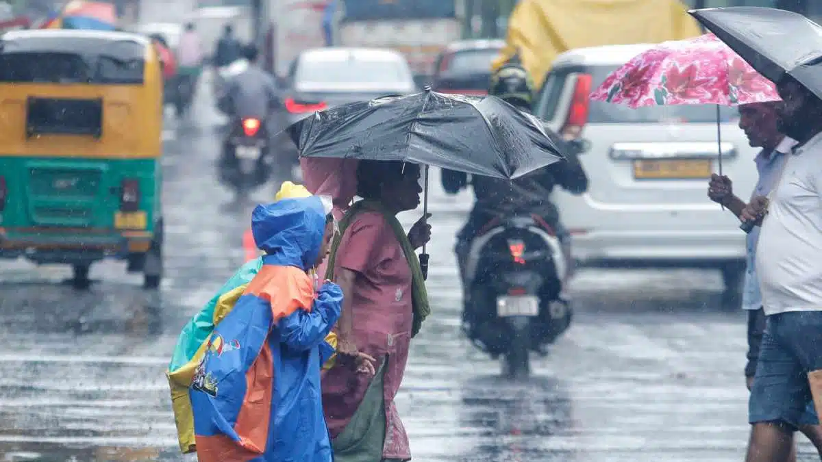 Kolkata under water as heavy rain
