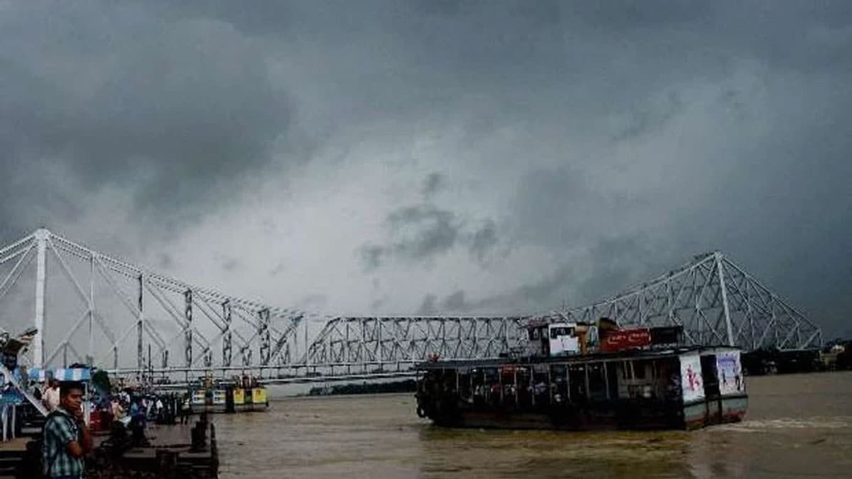 Kolkata under water as heavy rain