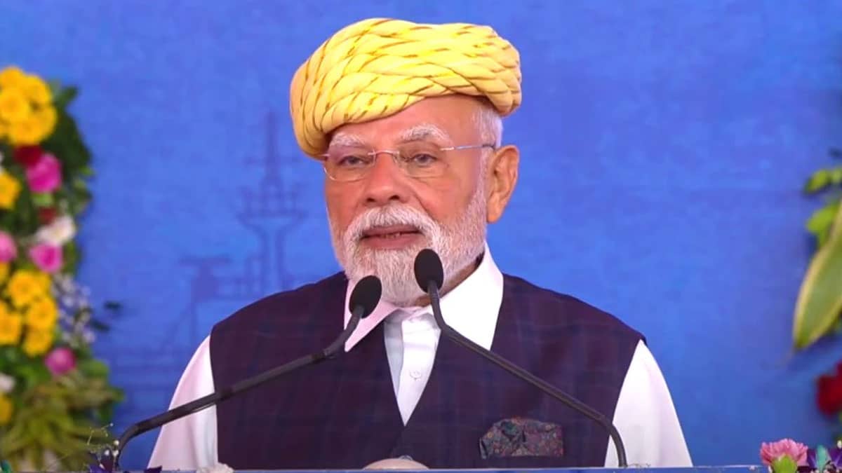 PM Modi urges country to break free from 'foreign dependence'