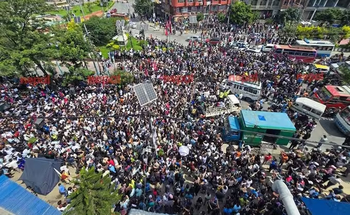 Protesters in Nepal burnt former Prime Minister Jhalanath Khanal's housewife Ravi Laxmi alive: local media