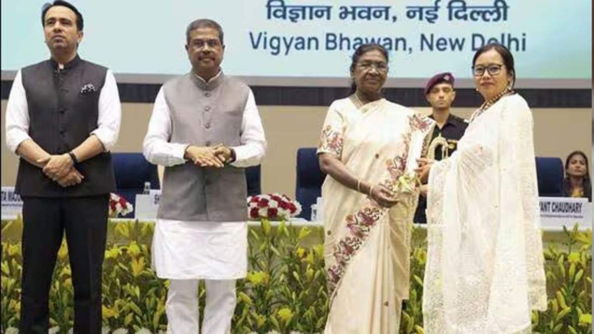 President Murmu will honor 45 teachers