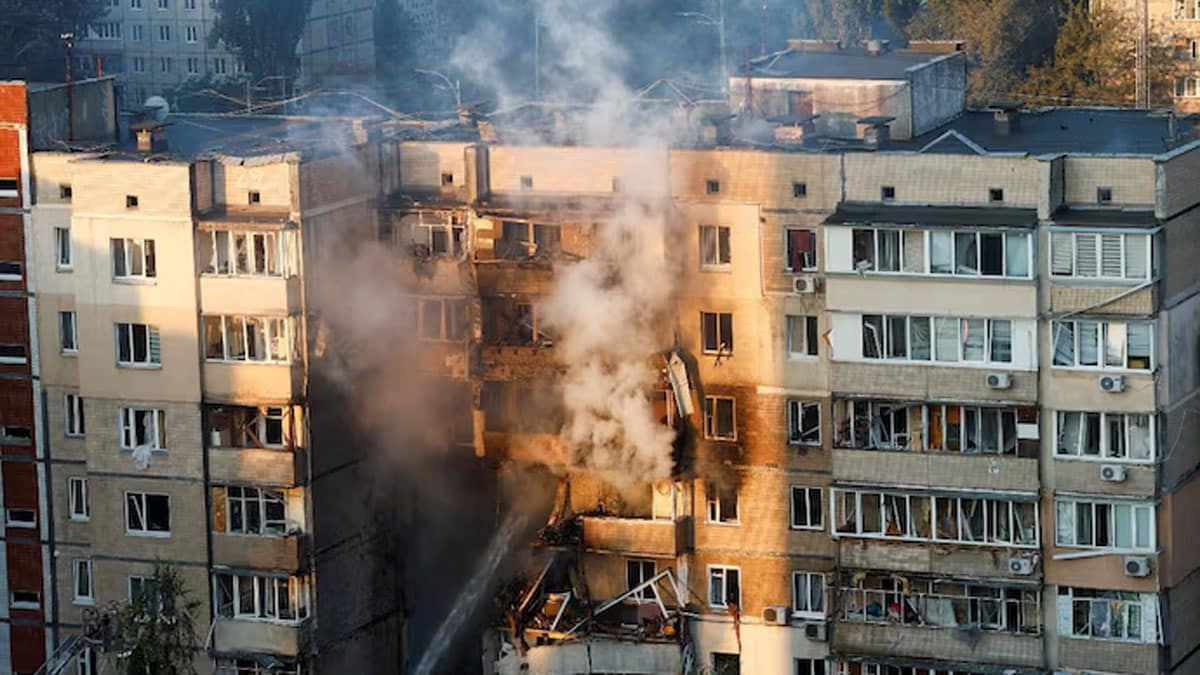 Russian attack in Kyiv damages Cabinet building