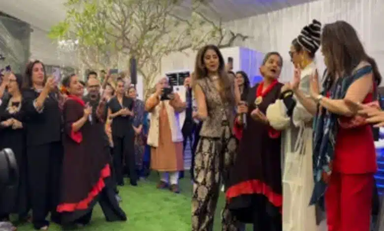 Rekha, Vidya Balan and others danced to 'Kaisi Paheli Zindagi' at Shabana Azmi's 75th birthday party