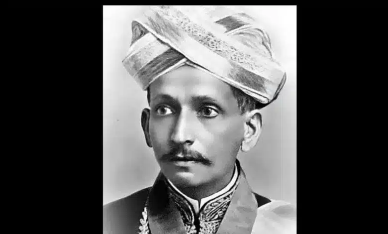 Who awarded the title of 'Sir' to Sir M Visvesvaray in 1915 for his outstanding engineering work?