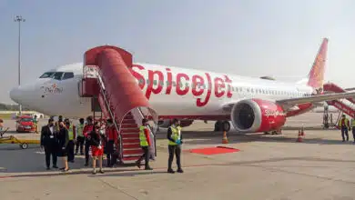 Big problem in SpiceJet flight, panic caused by wheel falling during flight