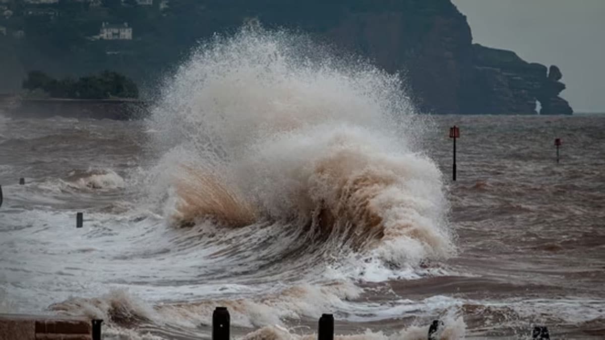 Magnitude 7.0 earthquake strikes off Russia's Kamchatka coast