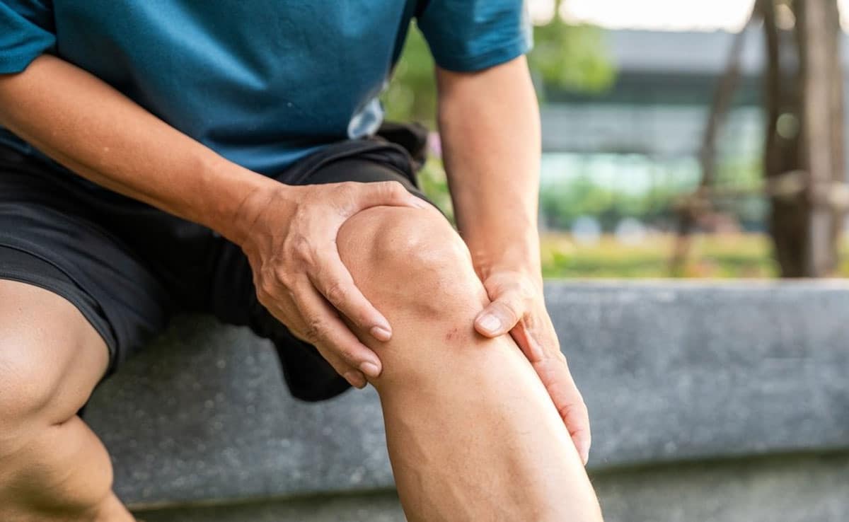 Knee pain will go away, get relief with these diet tips and supplements.