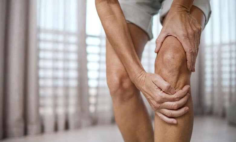 Knee pain will go away, get relief with these diet tips and supplements.