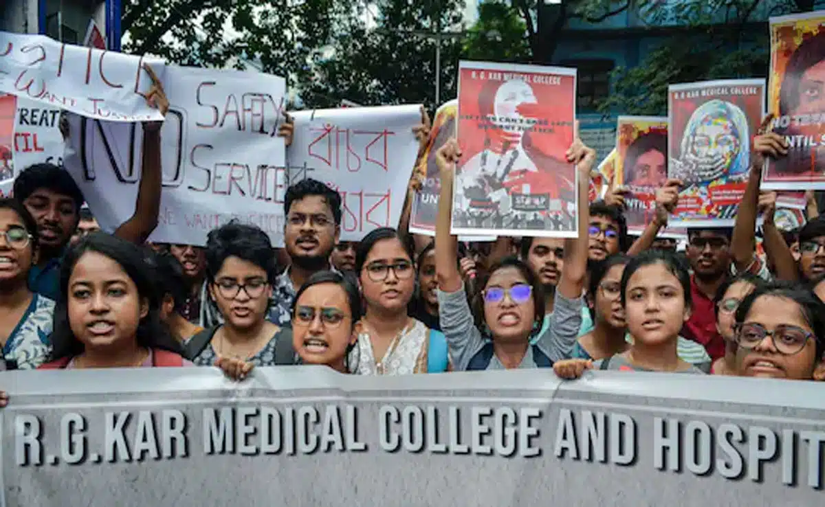 A shameful incident in Kolkata, two men made a woman a victim of lust