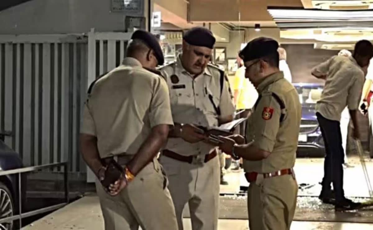 Police investigation reveals: Swami Chaitanyanand constantly changed hotels during his abscondence