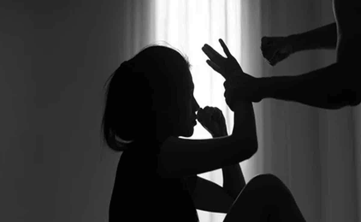 A shameful incident in Kolkata, two men made a woman a victim of lust