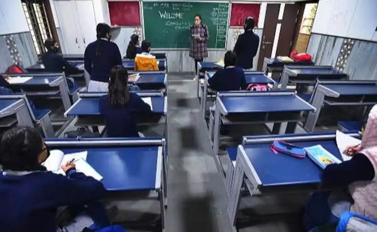 2 people missing due to cloudburst caused by heavy rains in Dehradun, cars and shops washed away