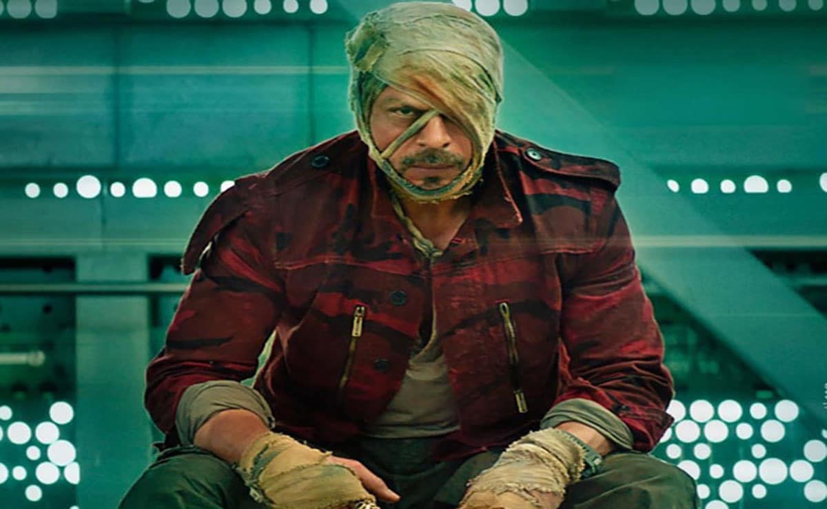 Shah Rukh Khan receives National Film Award for 'Jawaan'